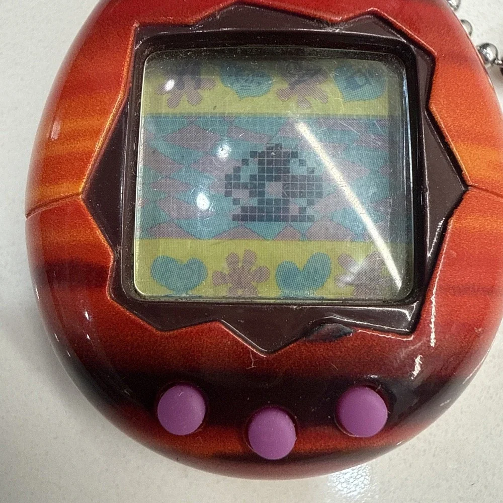 Tamagotchi Sunset Red Bandai 2017 Electronic Digital Pet Keychain - New Battery!